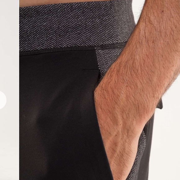 RARE Lululemon Kung Fu Pant - Size M - Picture 5 of 6